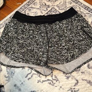 Lululemon Women's Black, Green and White Patterned Shorts